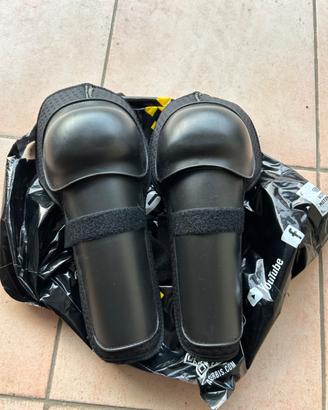 Protezioni cross per ginocchia 