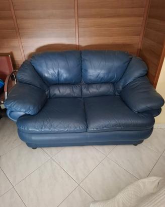 Divano in pelle blu due posti