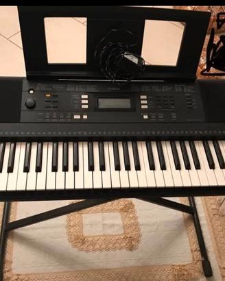 Pianola  YAMAHA E343 usata pochissime volte