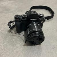 Mirrorless Fuji-Film X-T1 18-55mm con accessori