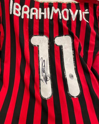 Maglia milan stagione 2011/2012 firmata