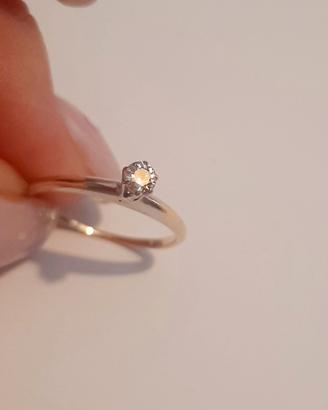 ANELLO SOLITARIO ORO 9K DIAMANTE CENTRALE