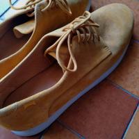 Mocassini allacciati