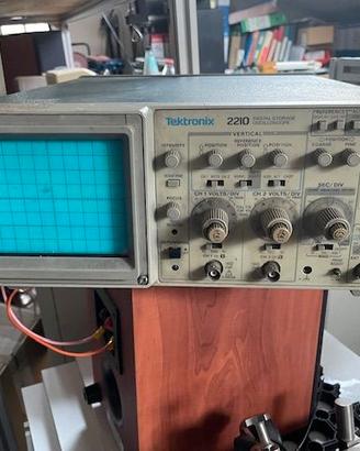 oscilloscopio tektronix  2210