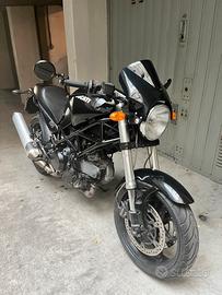 Ducati Monster 695 - tagliandata e accessoriata