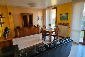 Trilocale arredato Busnago