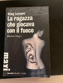 La ragazza che giocava con il fuoco