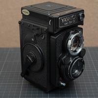 Yashica MAT 124G