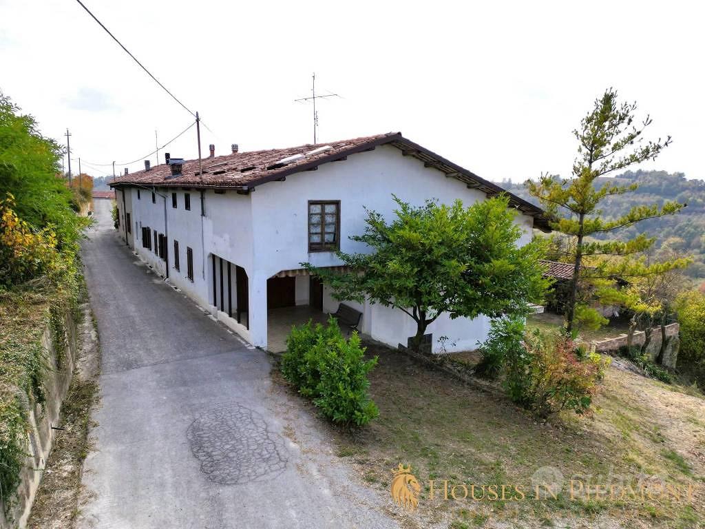 Rustico / Casale di 400 m² con più di 5 locali e b - Vista 2