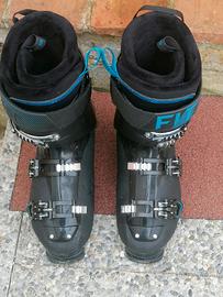 sci scarponi guanti casco