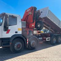 Iveco traker 4 assi 340 gru 30m +gip e cestello