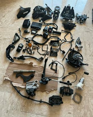 pezzi di ricambio Yamaha MT 09 SP 2022