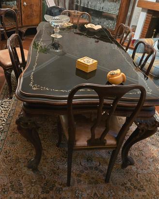 tavolo antiquariato con sedie