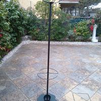appendi abiti con portaombrelli