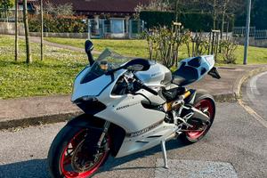 Ducati Panigale 899 V2 bianca