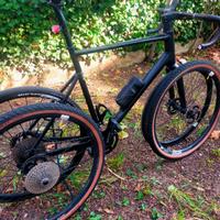 Bici gravel-strada Scott cerchi DT Swiss 1800