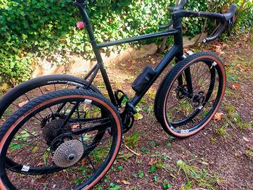 Bici gravel-strada Scott cerchi DT Swiss 1800