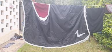 coperta con buco per sella per cavalli