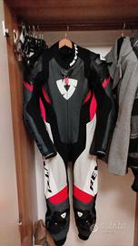 tuta moto revit intera