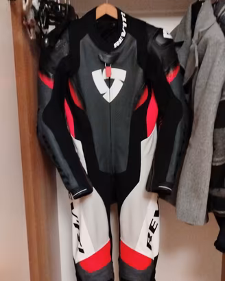 tuta moto revit intera