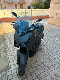 YAMAHA X-MAX 300