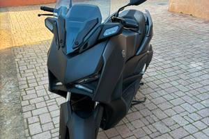 YAMAHA X-MAX 300