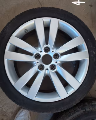 Set 4 Cerchi in Lega da 18"  (225/45 ZR18)