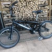  bicicletta bmx