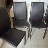 Quattro sedie in ecopelle marrone