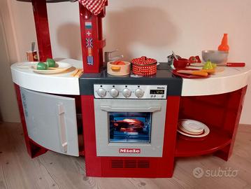 Cucina giocattolo per bambini