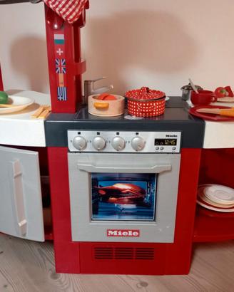 Cucina giocattolo per bambini