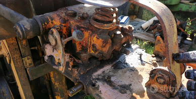 Sollevatore trattore OM