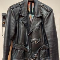 accessori moto. giubbotto per harleysti in pelle. 