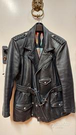 accessori moto. giubbotto per harleysti in pelle. 