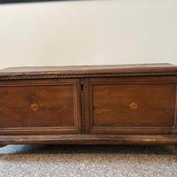 Cassapanca antica del 700 in noce massello 