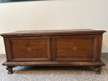Cassapanca antica del 700 in noce massello 