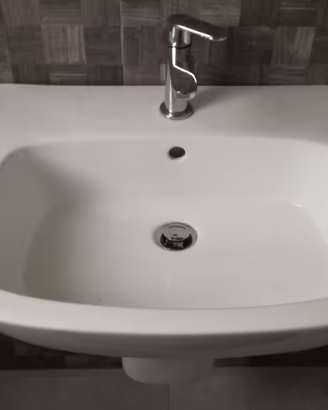 Lavandino sospeso Rak Ceramics