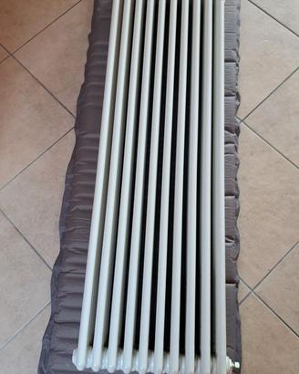 Calorifero irsap tesi 3. 150x50x14.5. Nuovo