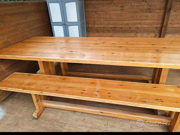 tavolo in legno massello 12 posti con panche 