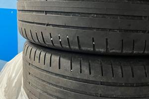 N.4 Gomme Estive 215/45 R17 91W