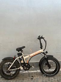 Fat bike elettrica pieghevole 