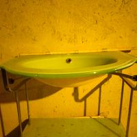 elegante lavabo bagno sospeso 