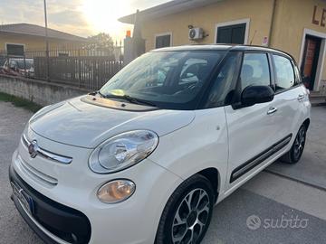 Fiat 500L 1.6 Multijet 120 CV Lounge distribuzione