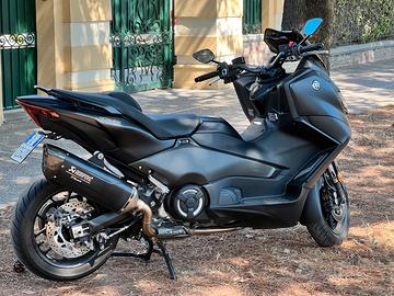 Yamaha T-Max 560 nero