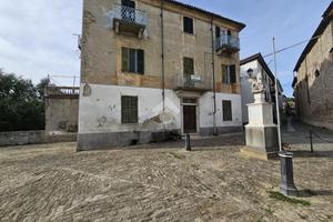 CASA SEMINDIPENDENTE A BISTAGNO