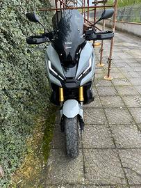 Xadv 750