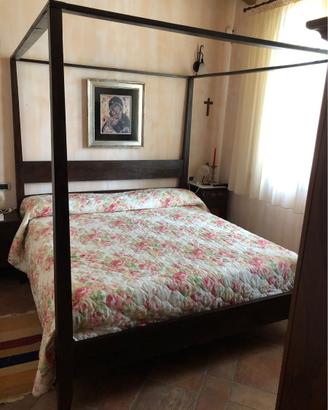 letto a baldacchino