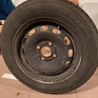 4 gomme invernali con cerchio seminuove