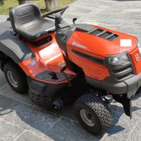 Trattore da giardino Husqvarna TC 138