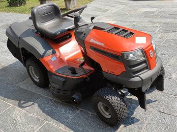 Trattore da giardino Husqvarna TC 138